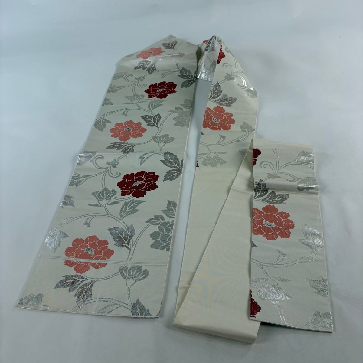 名古屋帯 優品 関西仕立て 花唐草 箔 クリーム 正絹 【中古】 - メルカリ