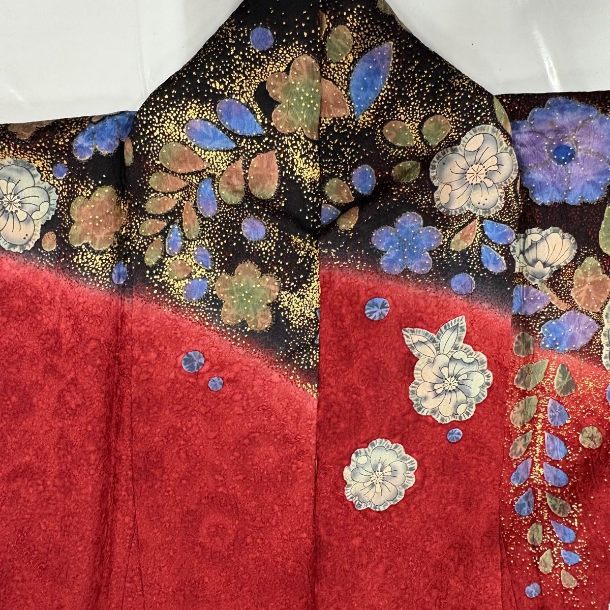 振袖 身丈162cm 裄丈67cm M 袷 蝶 草花 金彩 染め分け 赤 正絹 秀品