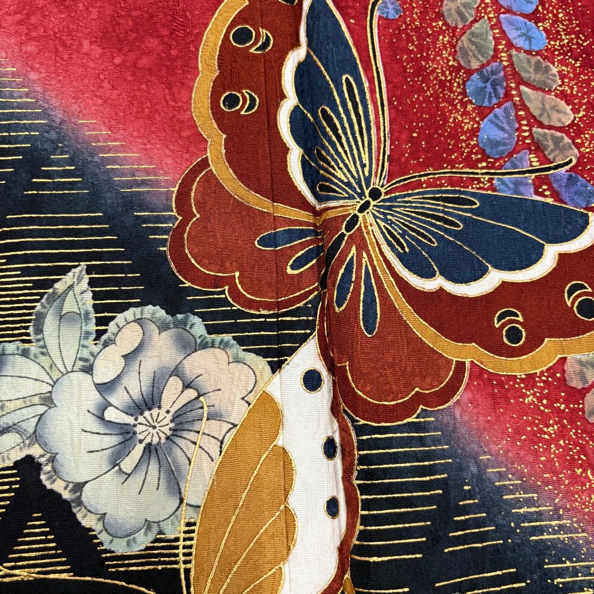 振袖 身丈162cm 裄丈67cm M 袷 蝶 草花 金彩 染め分け 赤 正絹 秀品