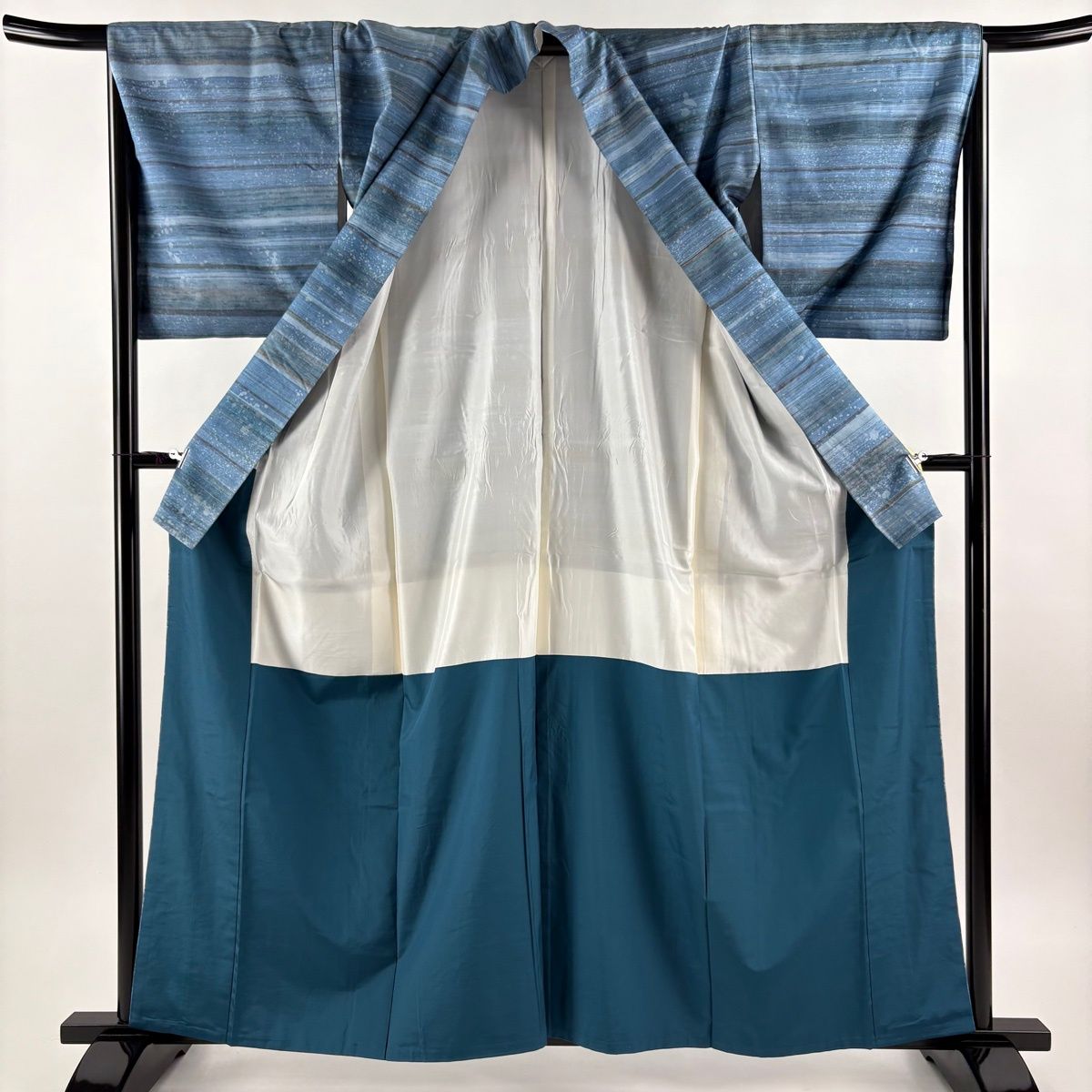 小紋 身丈161.5cm 裄丈66.5cm M 袷 紬地 横縞 幾何学模様 水色 正絹 秀