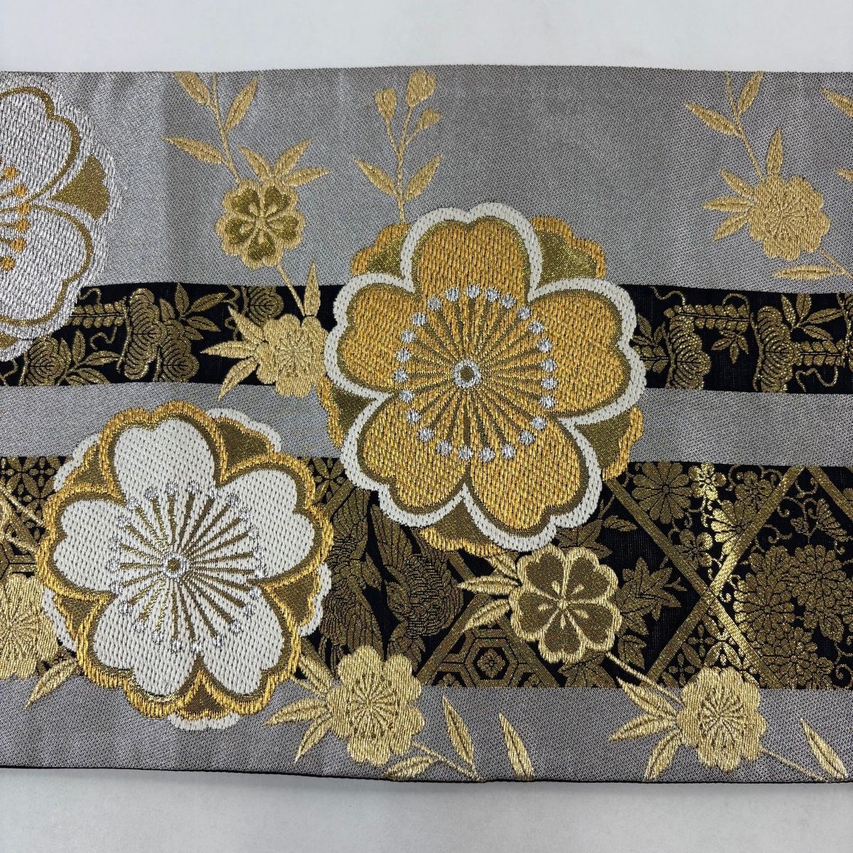 袋帯 秀品 桜 花唐草 金銀糸 箔 銀色 六通 正絹 【中古】 - メルカリ