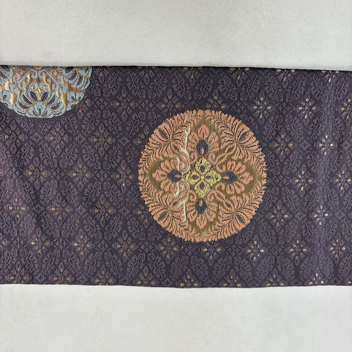 美品】 名古屋帯 秀品 浮線綾文 七宝花菱 唐織 箔 紫 正絹 【中古 