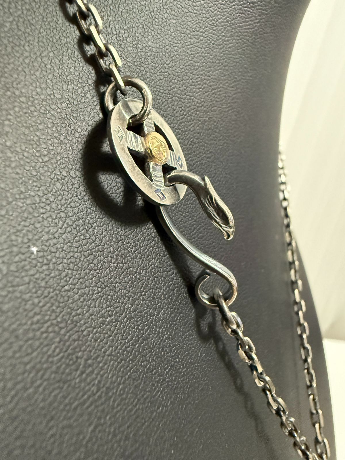 ゴローズ 銀爪特大フェザー右＋金メタルホイール付イーグルフック細角