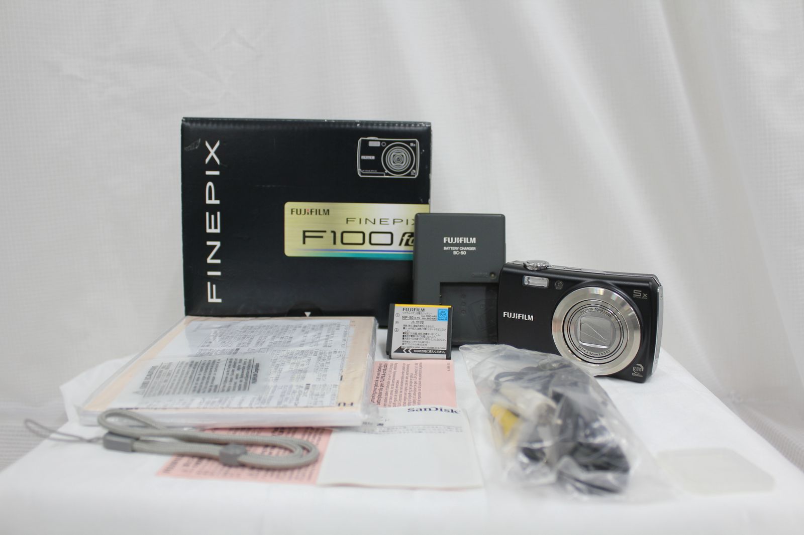 返品保証】 【元箱付き】フジフィルム Fujifilm Finepix F100fd 5x