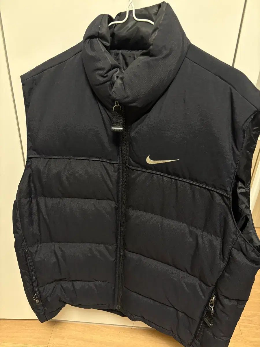 ナイキ acg ダウンベスト L - メルカリ