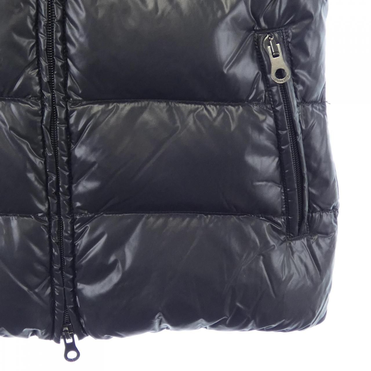 デュベティカ DUVETICA GOCCIA ダウンベスト - メルカリ