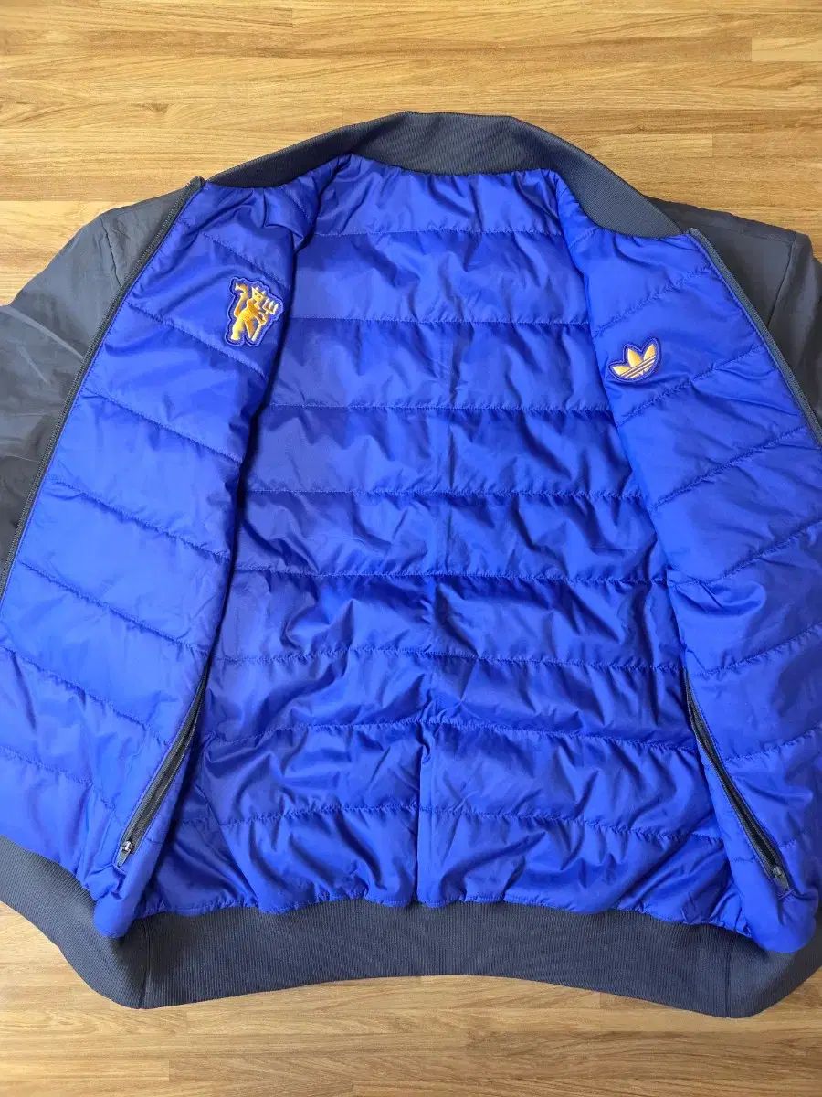 アディダス マンチェスター・ユナイテッドFC ウール ジャケット - メルカリ