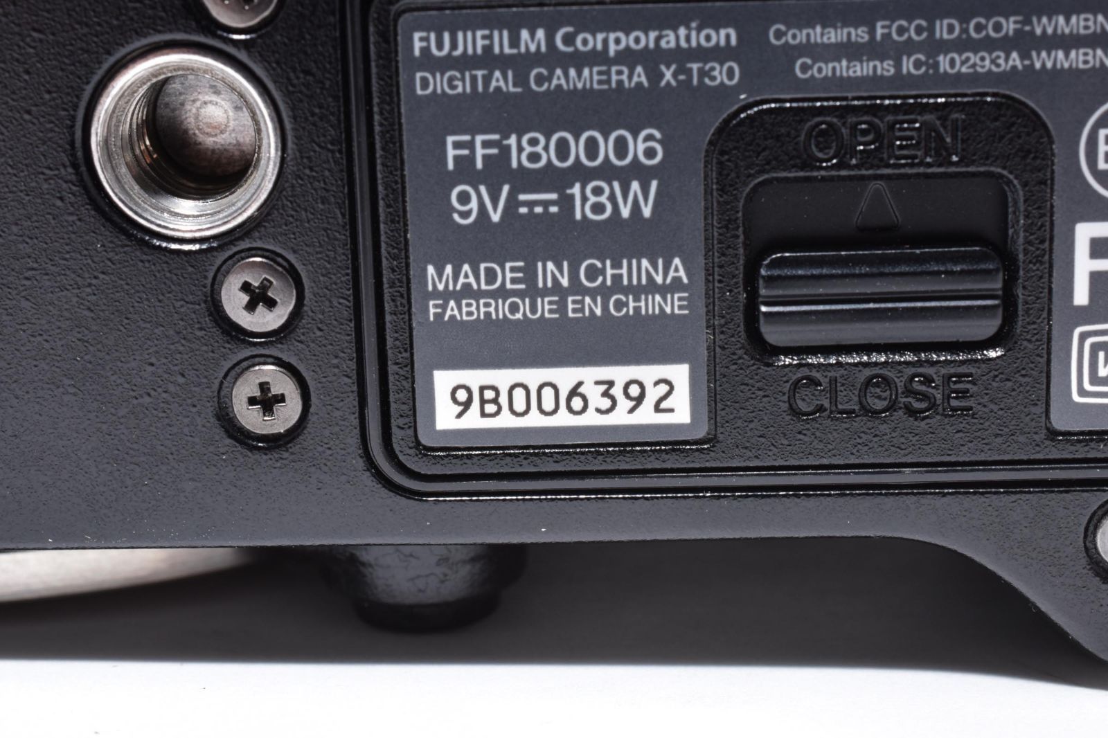 □極上品□ FUJIFILM X-T30ダブルズームレンズキット ブラック X
