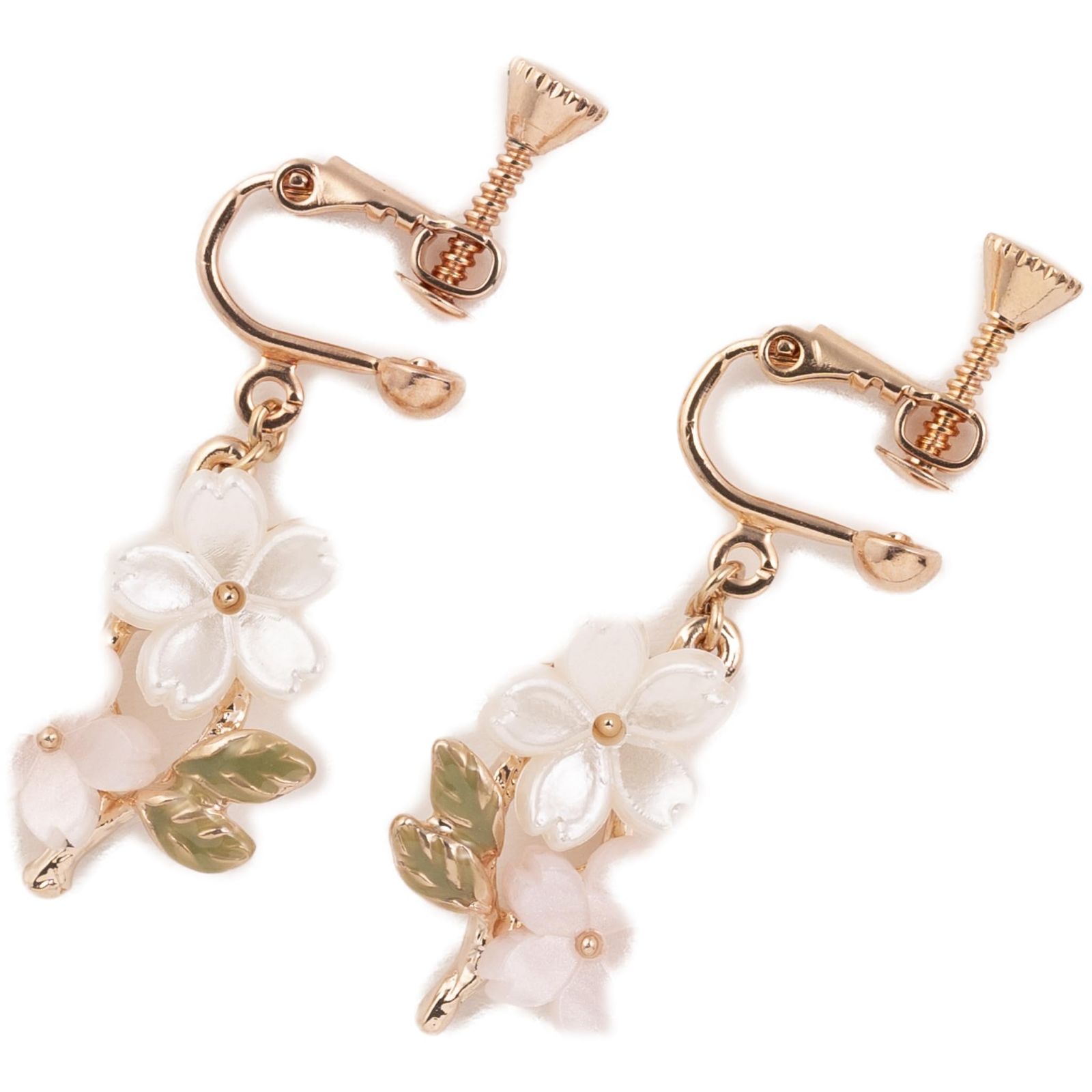 淡いピンクとホワイトの桜をモチーフにした イヤリング ニッケルフリー