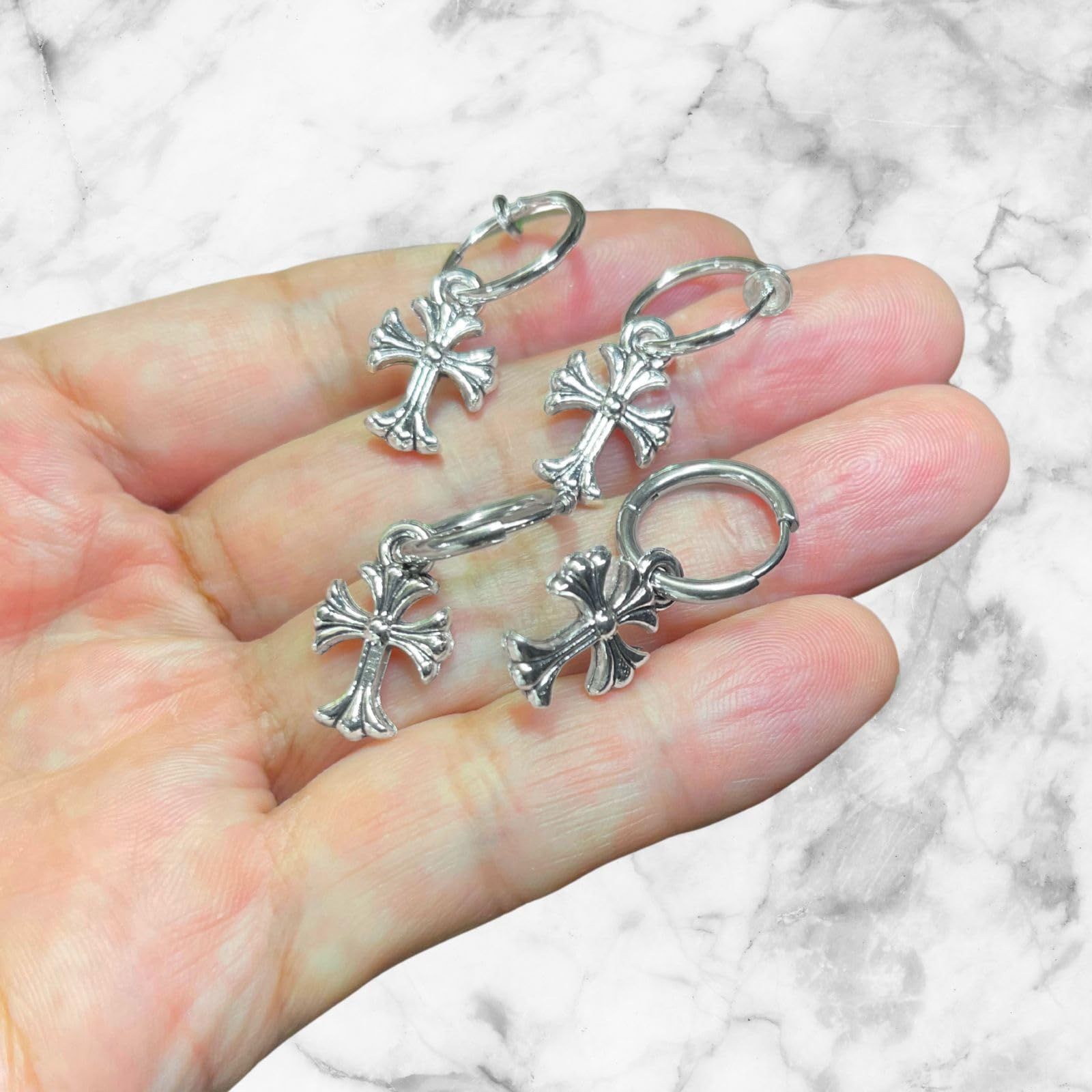 クロス チャーム フェイク ピアス フープ イヤリング ジミン BTS