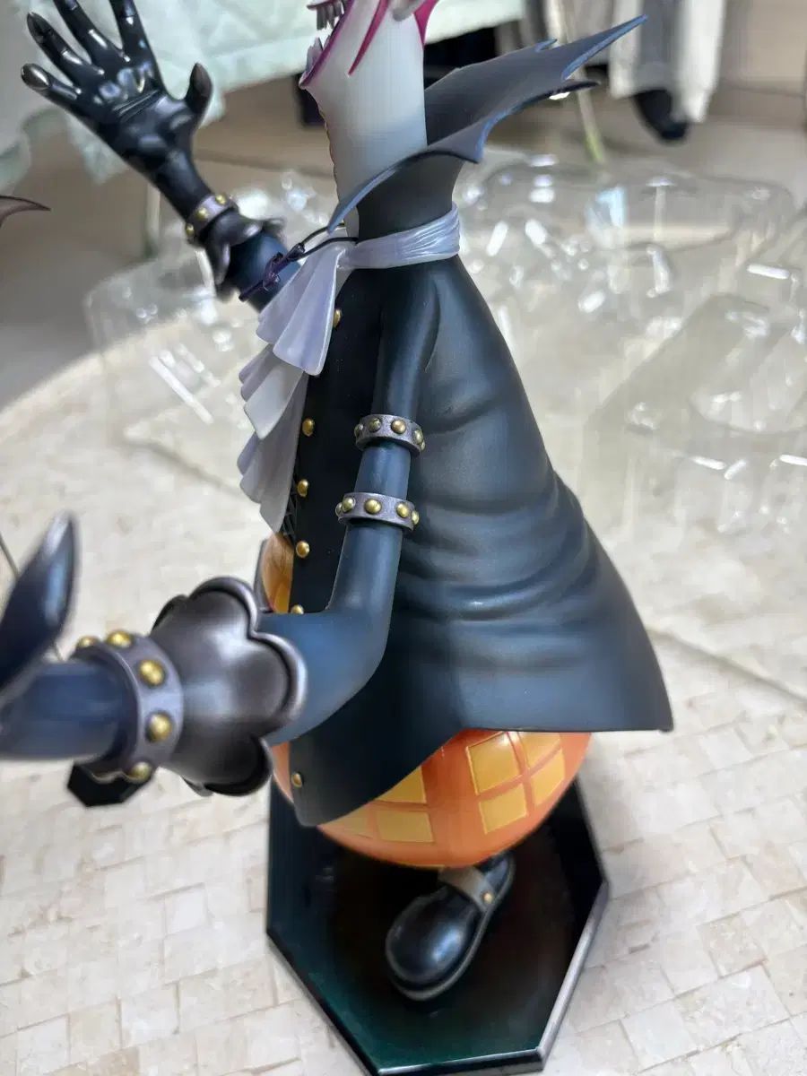 ONE PIECE POP DX ゲッコー・モリア フィギュア - メルカリ