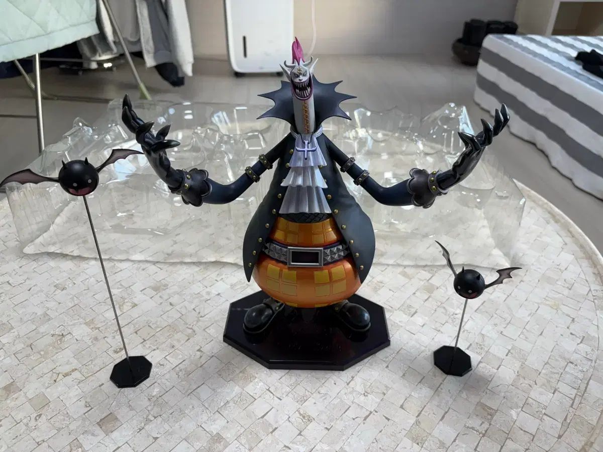 ONE PIECE POP DX ゲッコー・モリア フィギュア - メルカリ