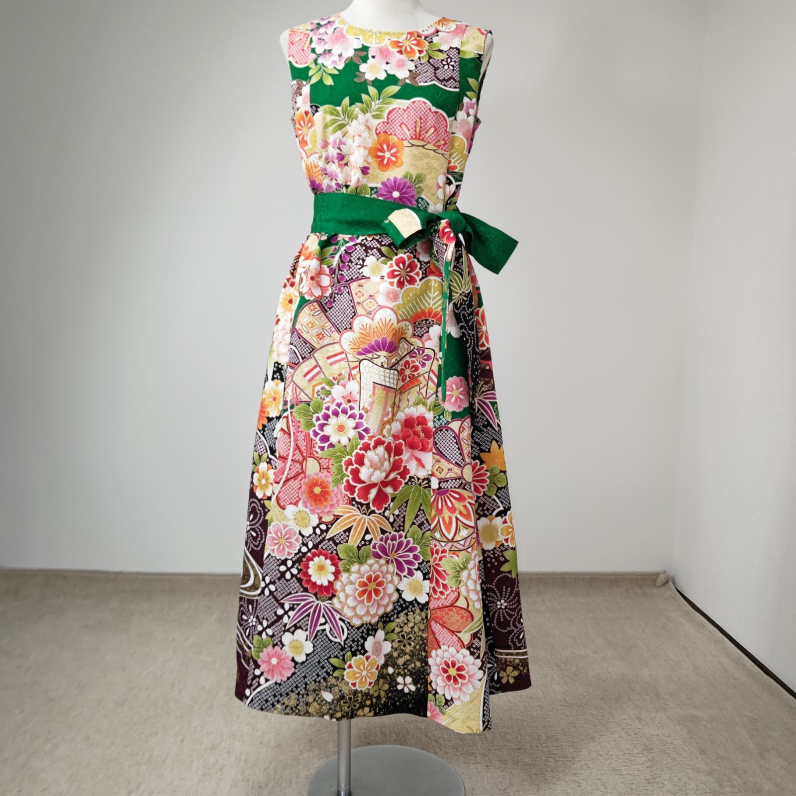 zunezune 振袖ドレス ノースリーブ 着物リメイクワンピース 豪華な柄2