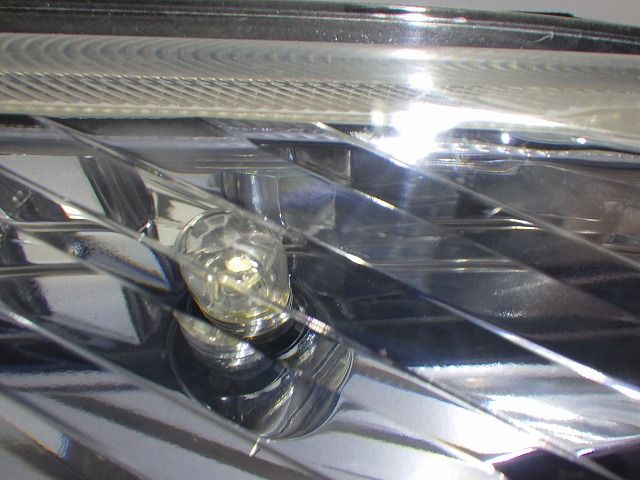 30 プリウス ヘッドライト左右 ハロゲン ZVW30 前期 47-29 ホ 81110