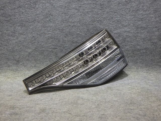 エスティマ ハイブリッド 右テール フィニッシャー AHR20W 前期 28-197