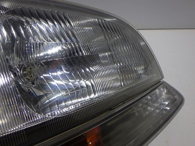 100系 ハイエース ヘッドライト左右 ハロゲン KZH106/110 26-59 100系 ハイエース ヘッドライト左右 ハロゲン KZH106/110 26-59