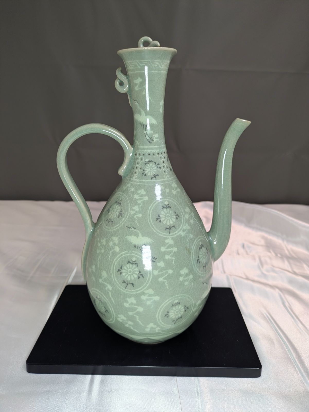 泉作 高麗青磁 菊花雲鶴文 水注 翡翠色 貫入 共箱付 デッドストック