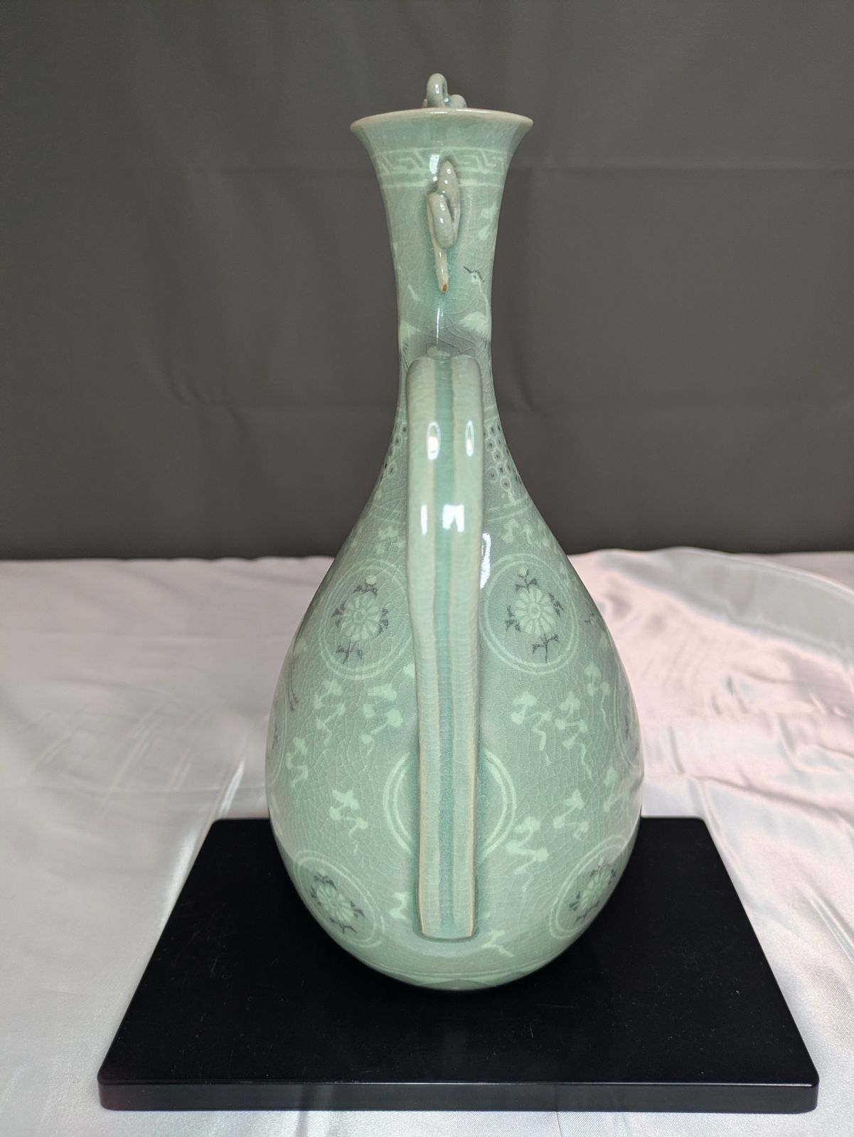 泉作 高麗青磁 菊花雲鶴文 水注 翡翠色 貫入 共箱付 デッドストック