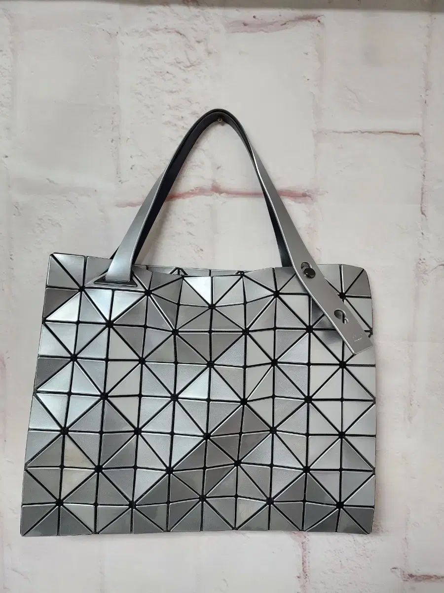 BAO BAO ISSEY MIYAKE バオバオイッセイミヤケ プリズム large BAO BAO ISSEY MIYAKE バオバオイッセイミヤケ プリズム large