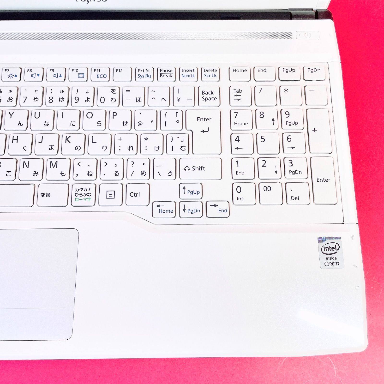 ブルーレイ見れる❣️おしゃれホワイト✨️高性能Corei7✨️薄型ノート