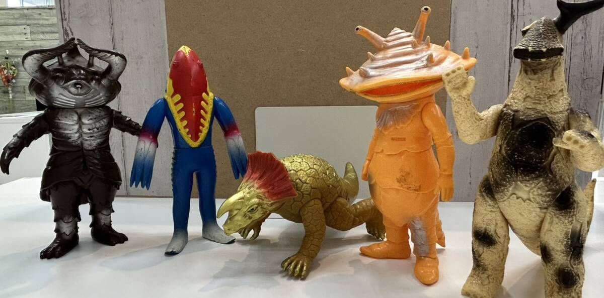 加】BANDAI ウルトラマン ソフビ 5点セット カネゴン メトロン星人