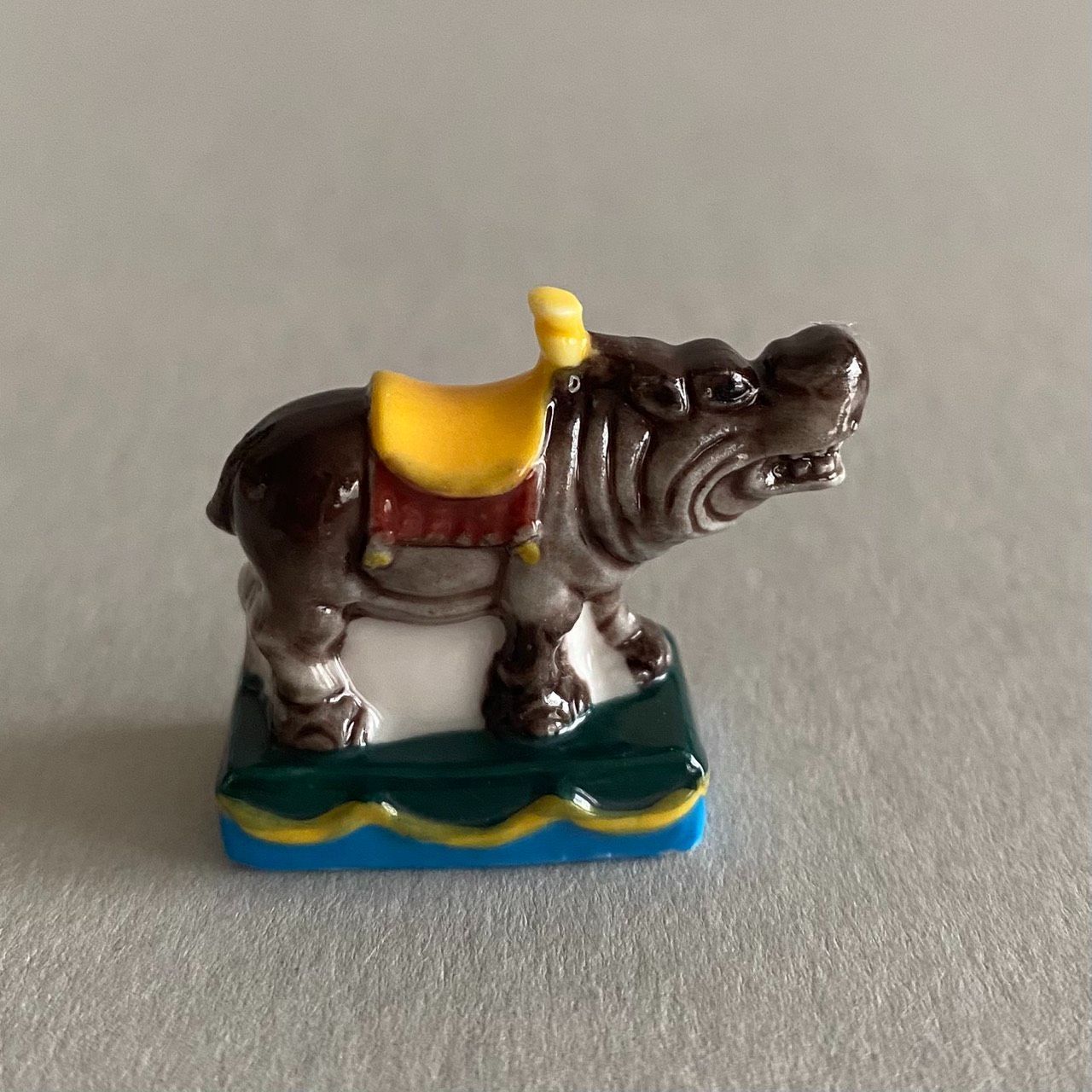 メリーゴーランドのカバのフェーブ／回転木馬／遊園地／フランス雑貨