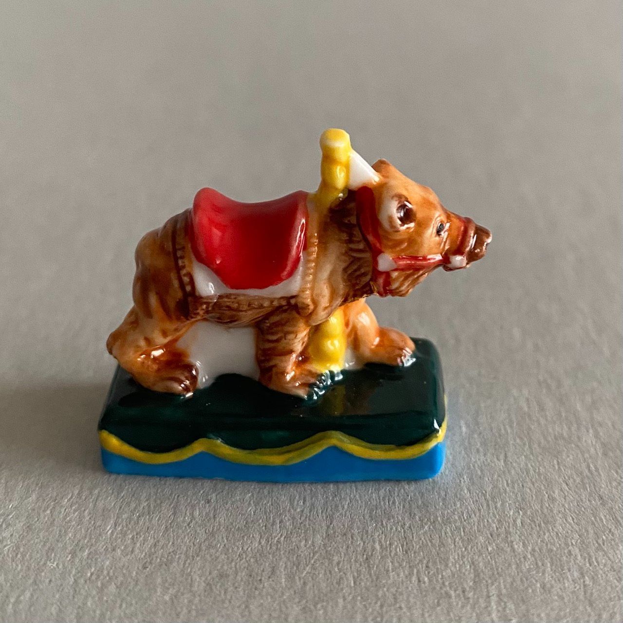 メリーゴーランドのクマのフェーブ／回転木馬／遊園地／フランス雑貨