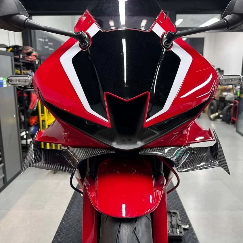 CBR600RR 24-25 ウイングレット V2 受注製造 - メルカリ