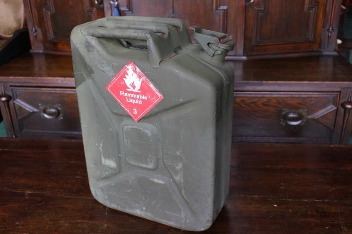 ☆在庫一掃セール☆ イギリス アンティーク レトロ ガソリンタンク
