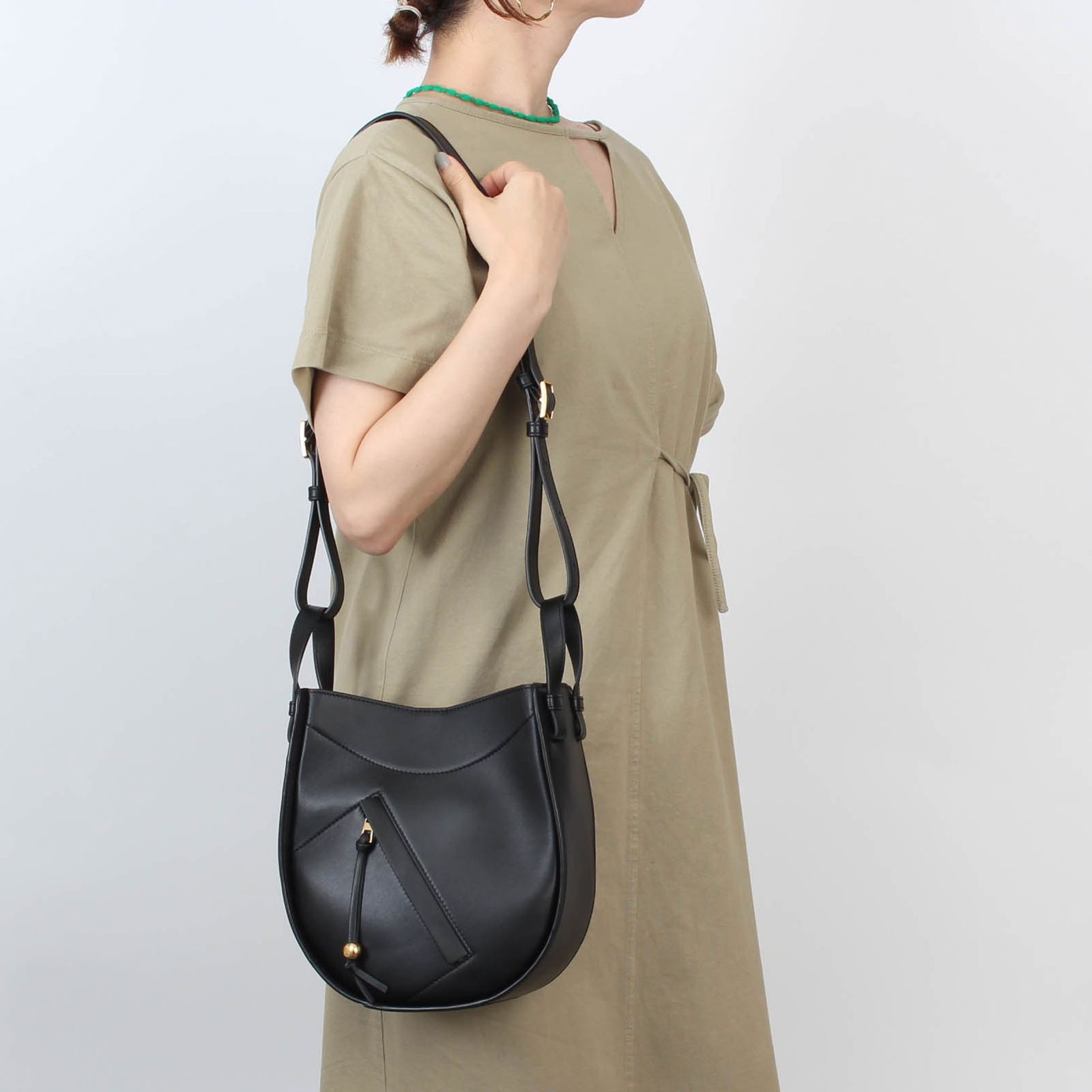 ロエベ LOEWE バッグ ショルダーバッグ HAMMOCK CROSS-BODY BAG SMALL