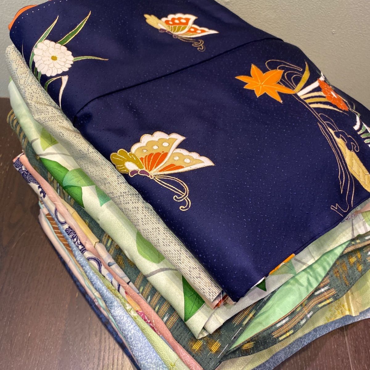 まとめ売り】正絹着物15枚 リメイク素材 ハンドメイド向け - メルカリ