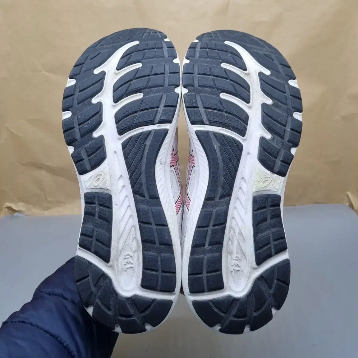 アシックス ゲル 컨テント 8 ランニングシューズ 265 - メルカリ