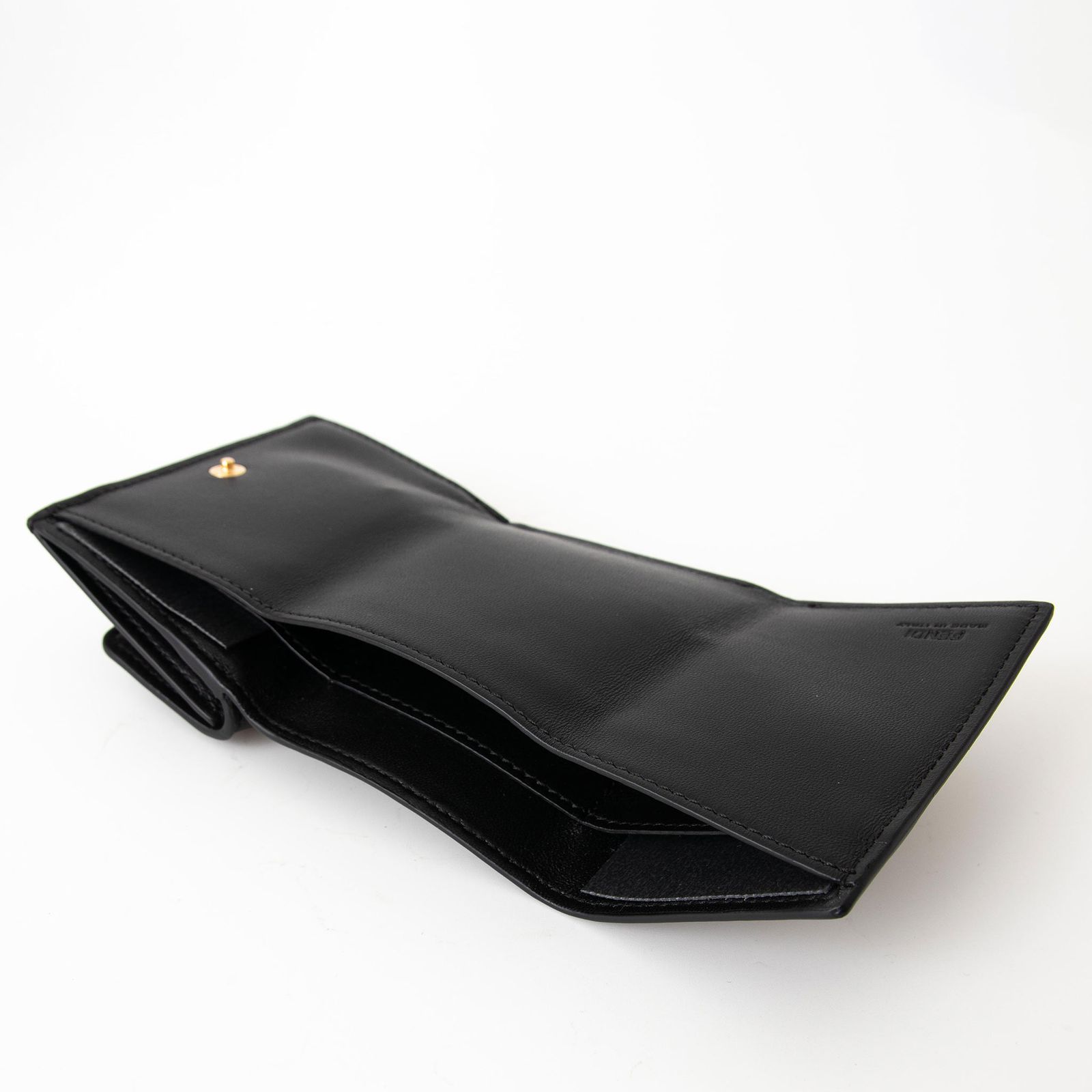フェンディ FENDI 財布 三つ折り財布 BAGUETTE MICRO TRIFOLD WALLET 