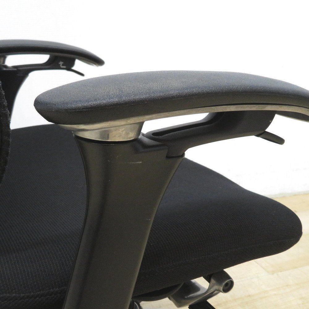 セコンダ 肘付き