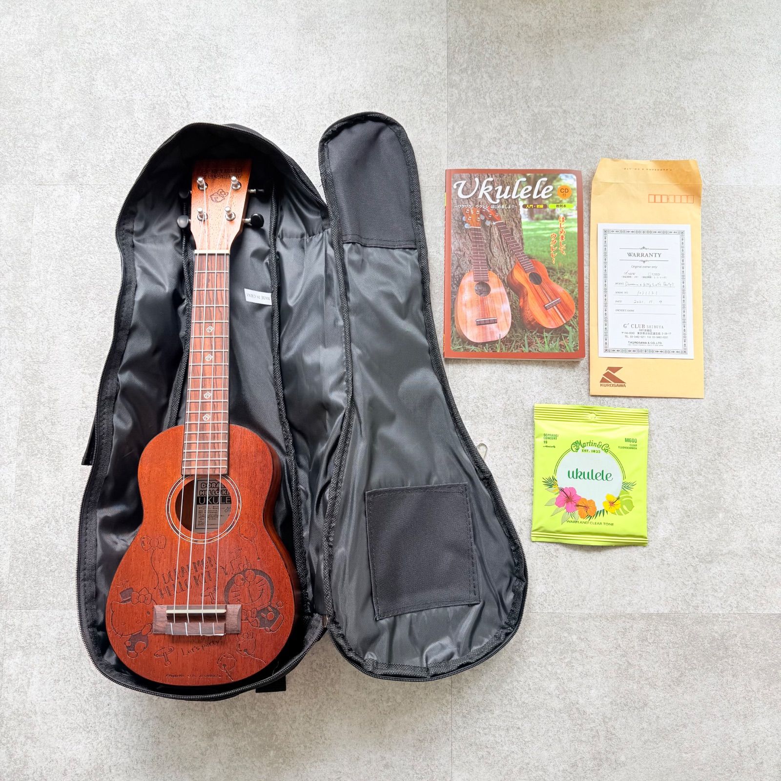 美品】 DORAEMON×HELLOKITTY Let's PARTY!! ウクレレ ドラえもん