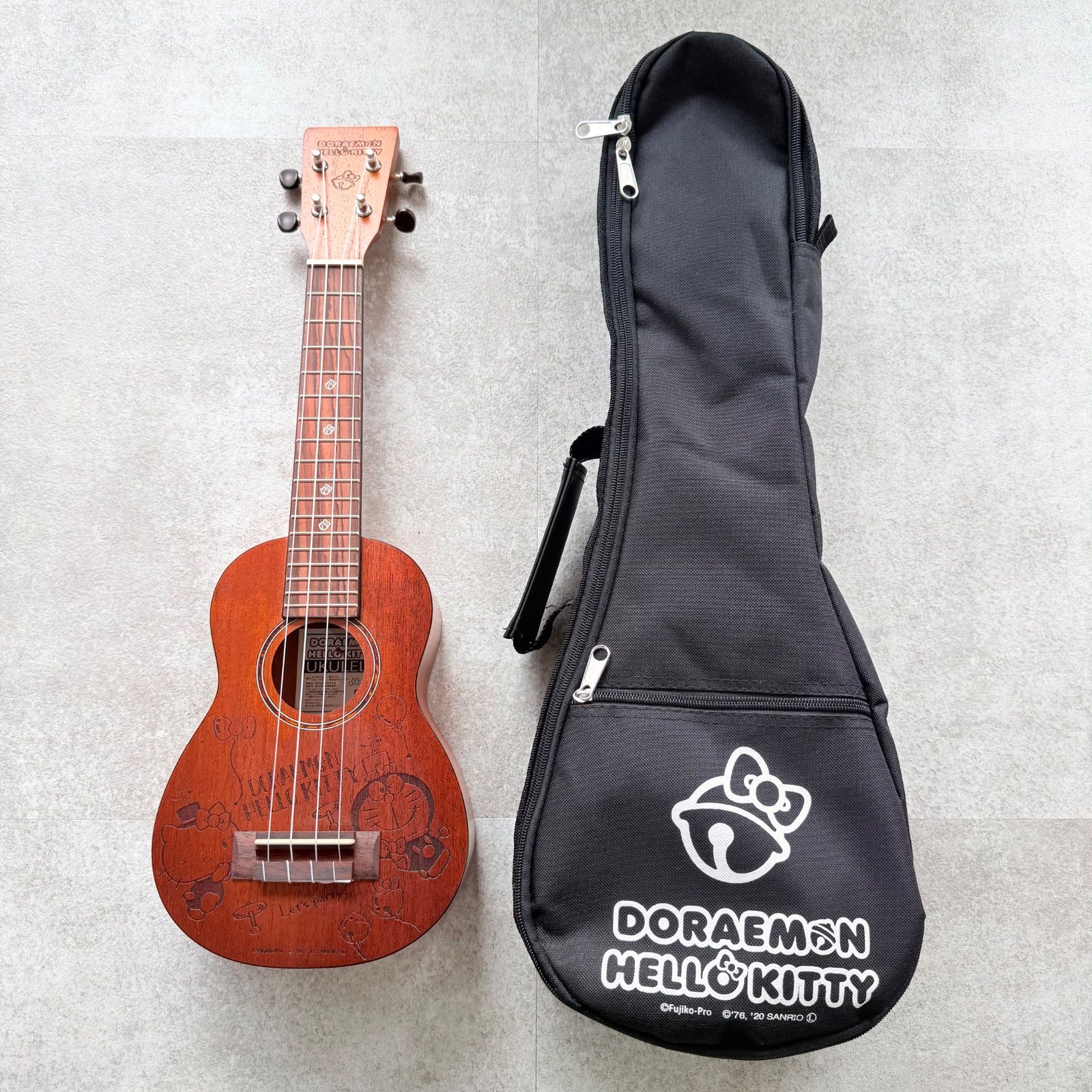 美品】 DORAEMON×HELLOKITTY Let's PARTY!! ウクレレ ドラえもん