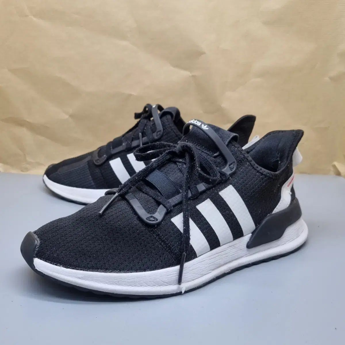 アディダス ユーパスラン メンズスニーカー 275 - メルカリ