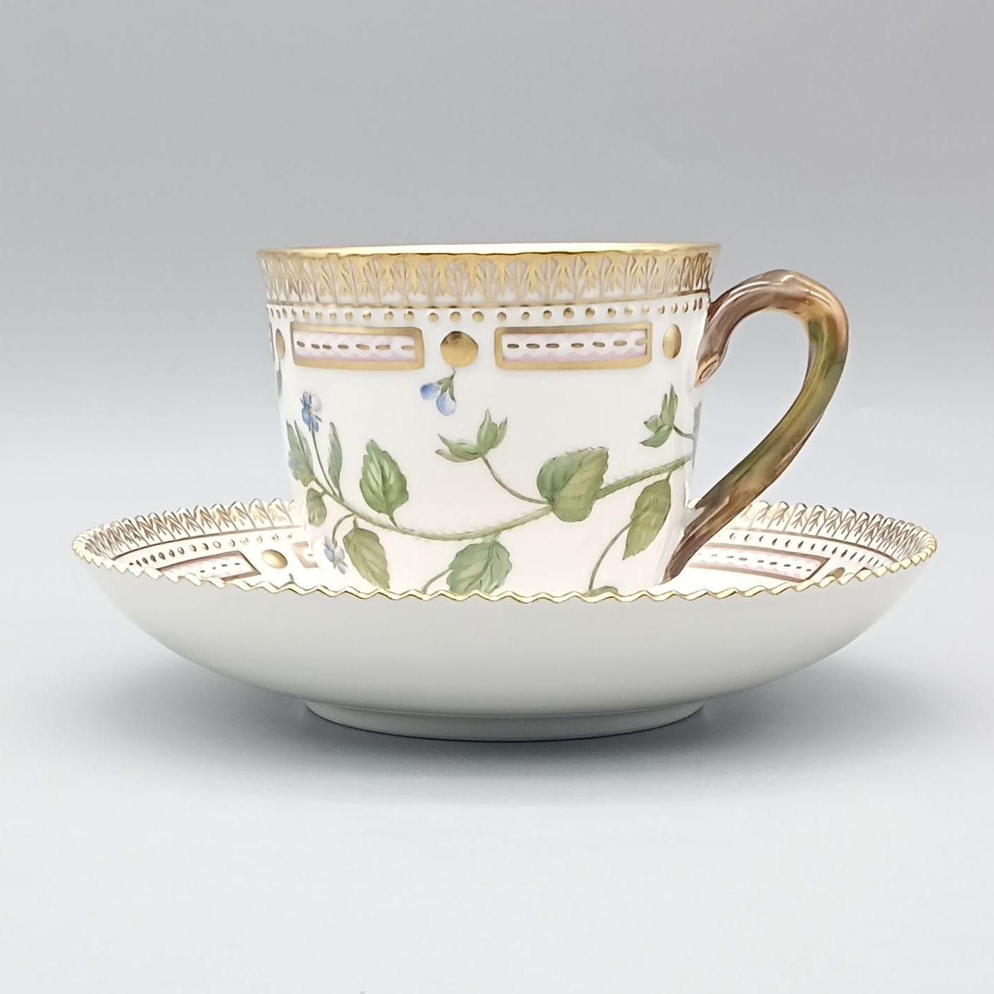 ロイヤルコペンハーゲン フローラ ダニカ ティー カップ＆ソーサー 最