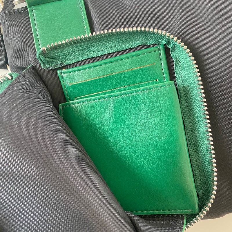 UN3D. アンスリード 5TH ANNIV. マルチボディバッグ ブラック - メルカリ