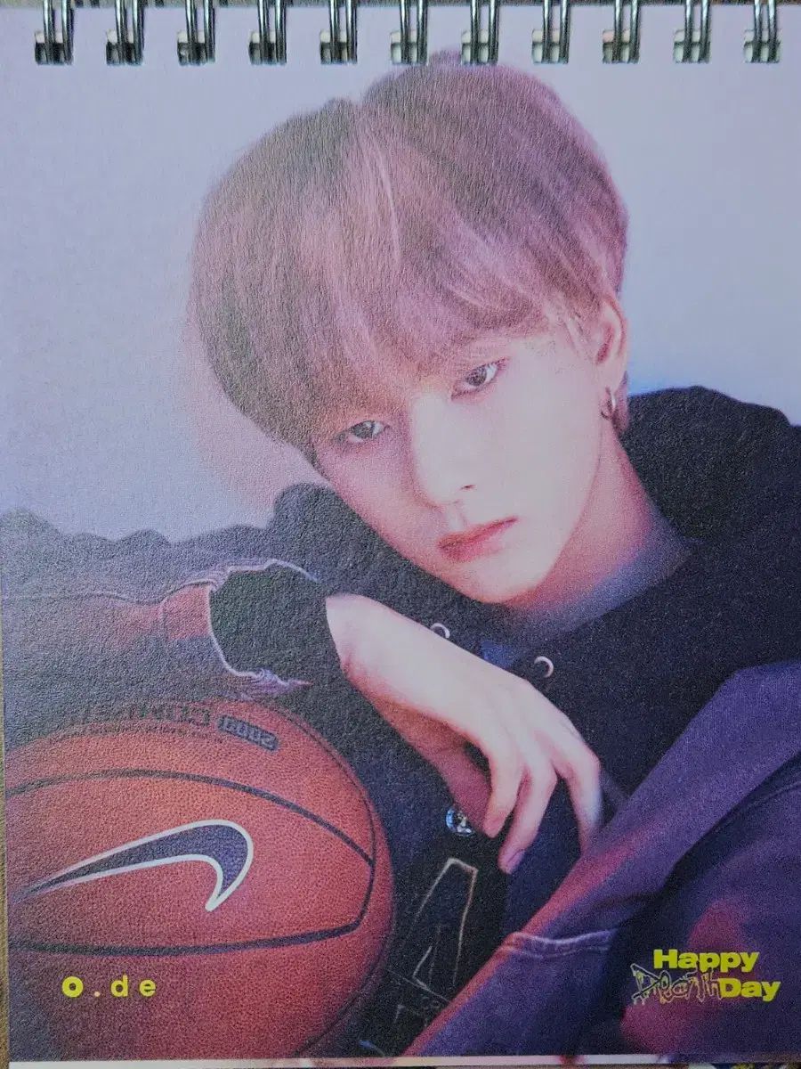 Xdinary Heroes (エクディズ) Overture 2022 YEARBOOK - メルカリ