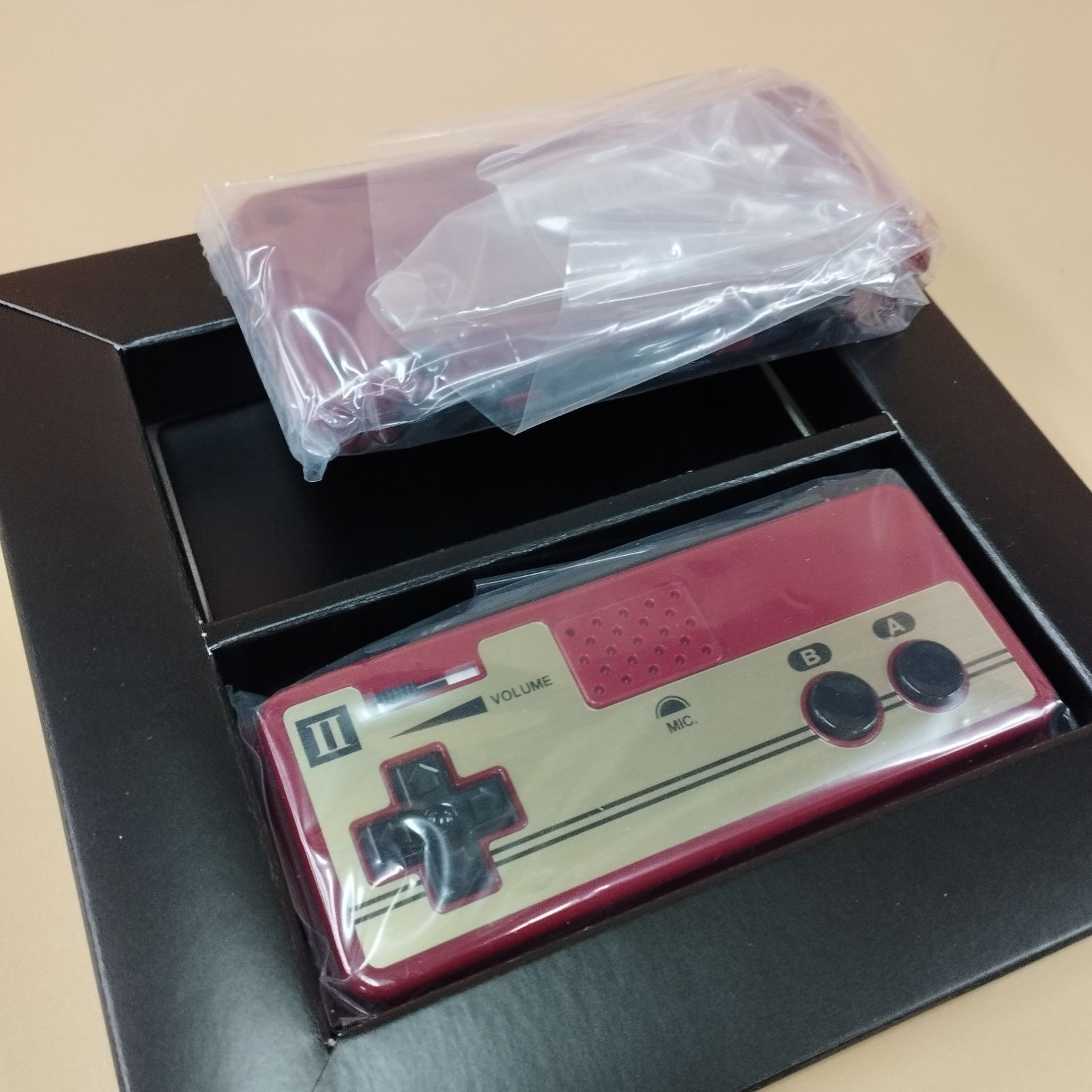 D34979】 Switch 用 ファミリーコンピュータ コントローラー - メルカリ