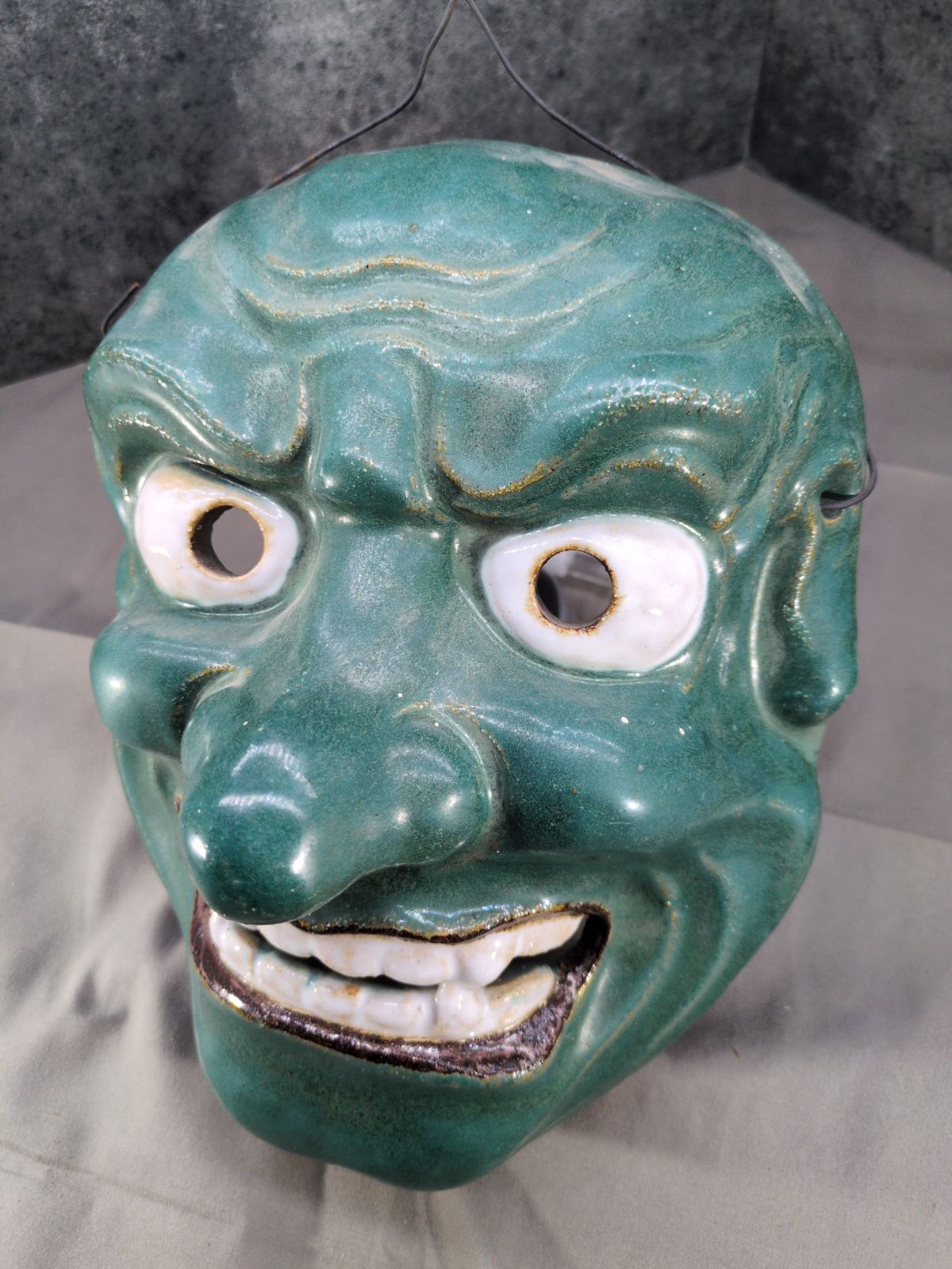 陶器 鬼面 壁掛けお面 緑釉 魔除け 民芸 郷土面 壁飾り A710 - メルカリ