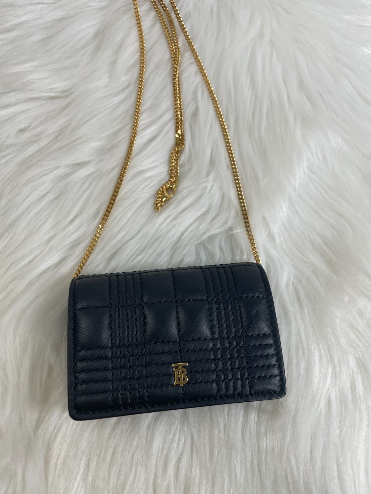 美品】バーバリー ローラ チェーンウォレット TBロゴ キルティング 黒