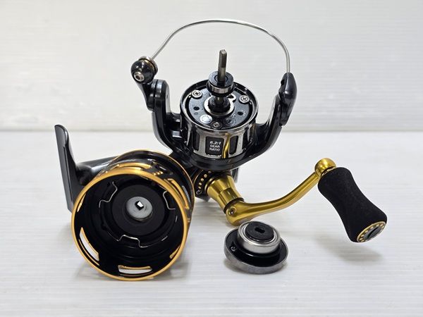 フィッシング 【品】 アブガルシア AbuGarcia スピニングリール レボ