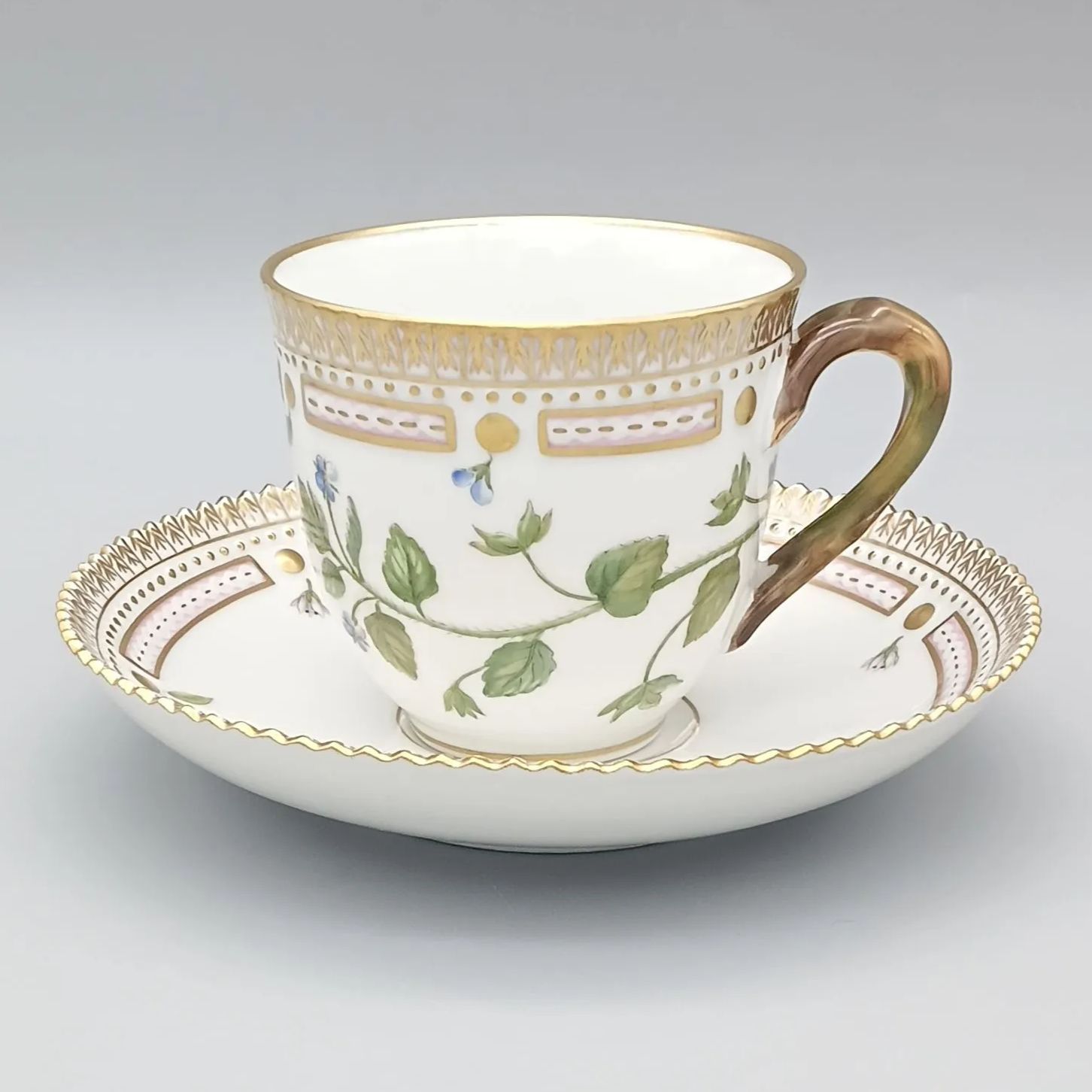 ロイヤルコペンハーゲン フローラ ダニカ ティー カップ＆ソーサー 最