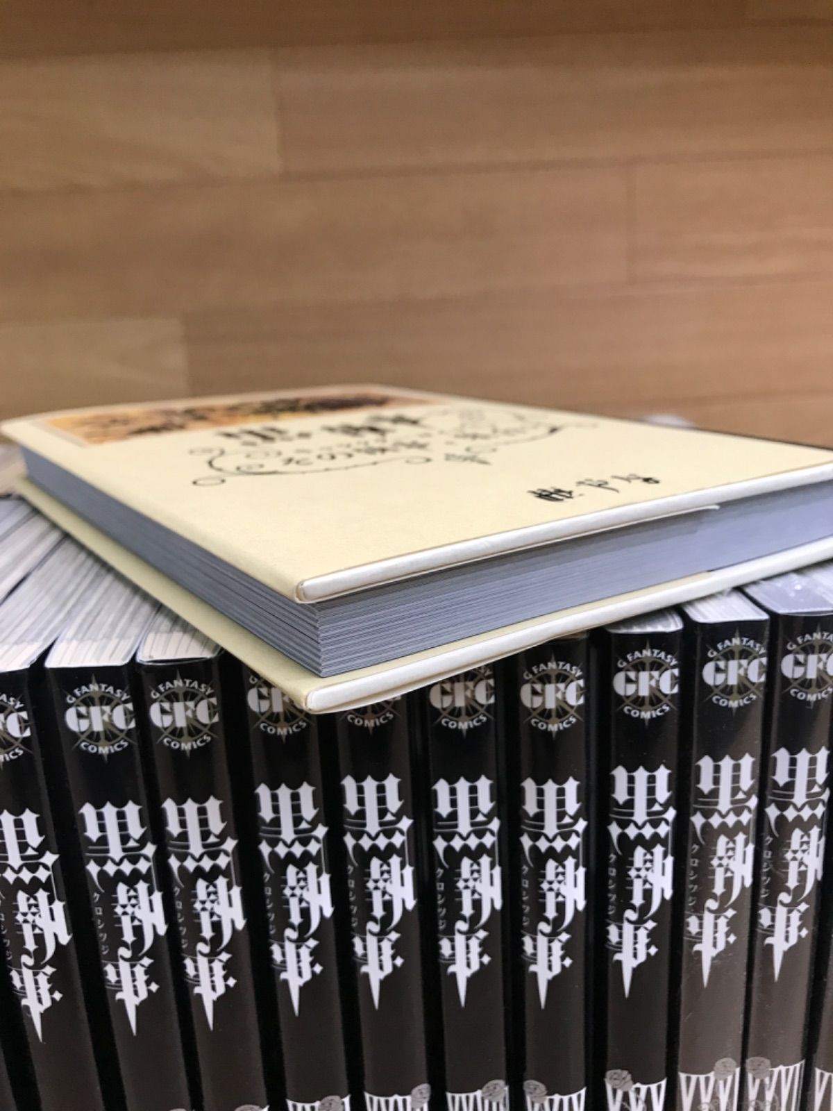 ☆②【未開封5冊】黒執事 全35巻 コミック全巻セット+キャラクター