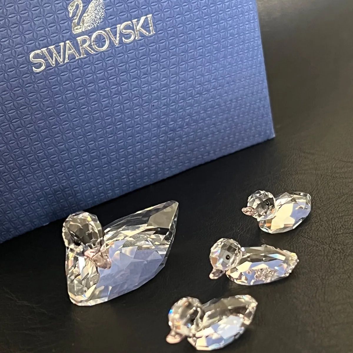 スワロフスキー SWAROVSKI アヒルの親子 4 匹セット - メルカリ
