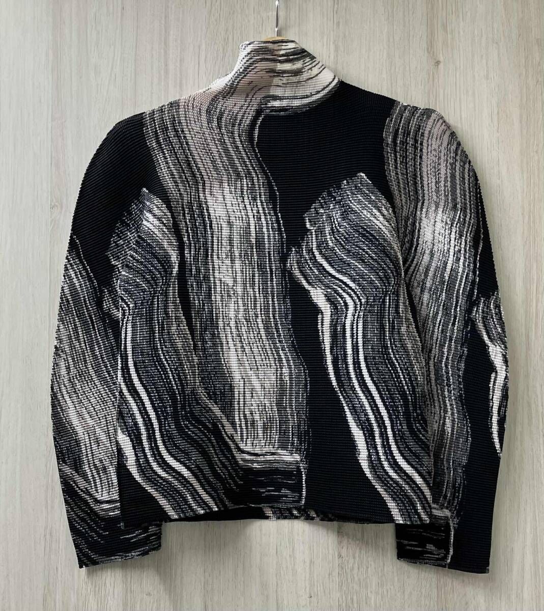 ISSEY MIYAKE me イッセイミヤケ ミー MI33FJ941 ハイネック プリーツ
