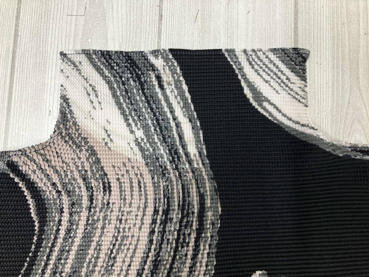 ISSEY MIYAKE me イッセイミヤケ ミー MI33FJ941 ハイネック プリーツ