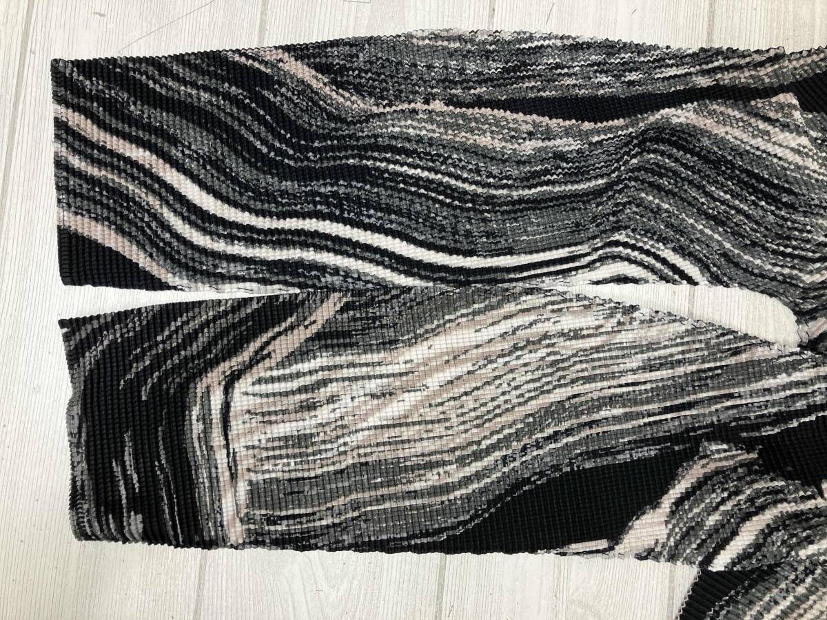 ISSEY MIYAKE me イッセイミヤケ ミー MI33FJ941 ハイネック プリーツ